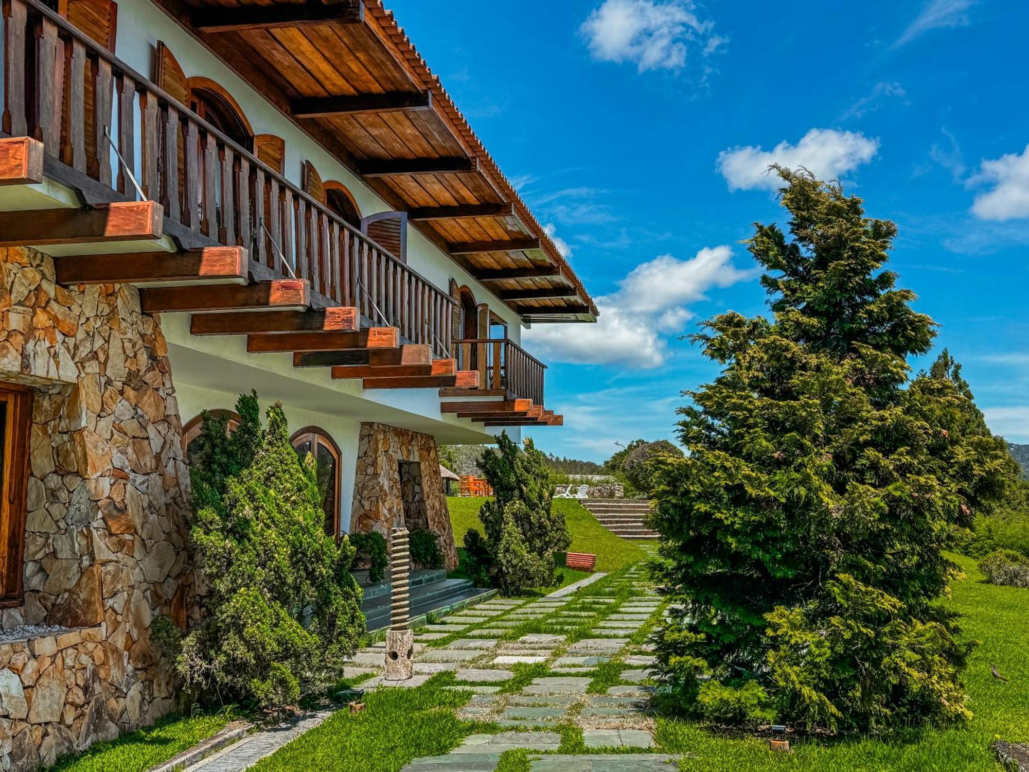 Mansao Nacional Inn Кампус-ду-Жордау Экстерьер фото