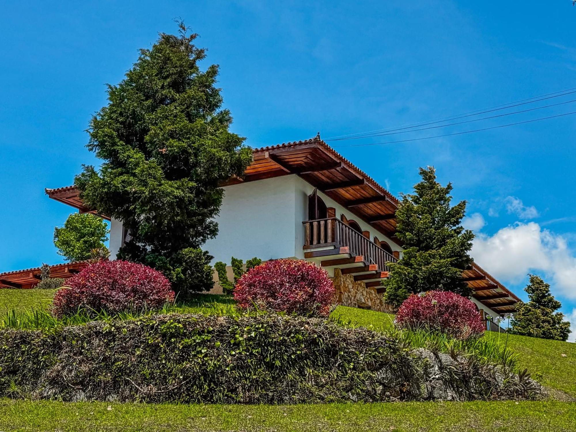 Mansao Nacional Inn Кампус-ду-Жордау Экстерьер фото